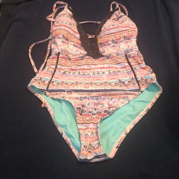 California Sunshine size medium bathing suit - Picture 1 of 3